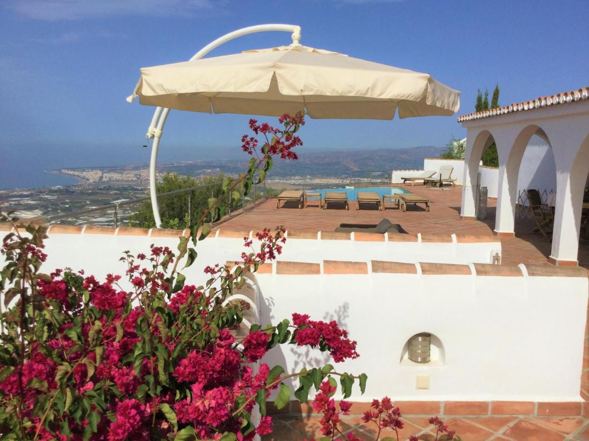 Villa Perla Blanca Sayalonga Ngoại thất bức ảnh