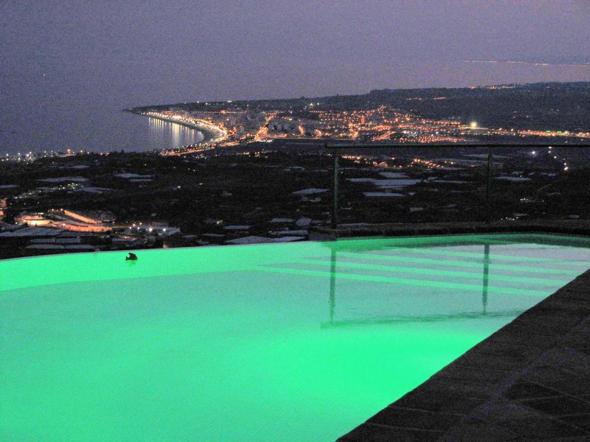 Villa Perla Blanca Sayalonga Ngoại thất bức ảnh